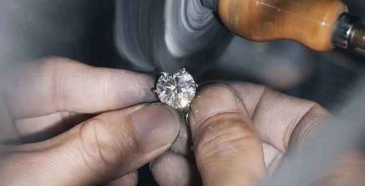 Jewelry customization